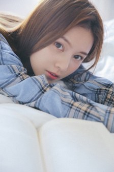 和男朋友在楼梯忍不住